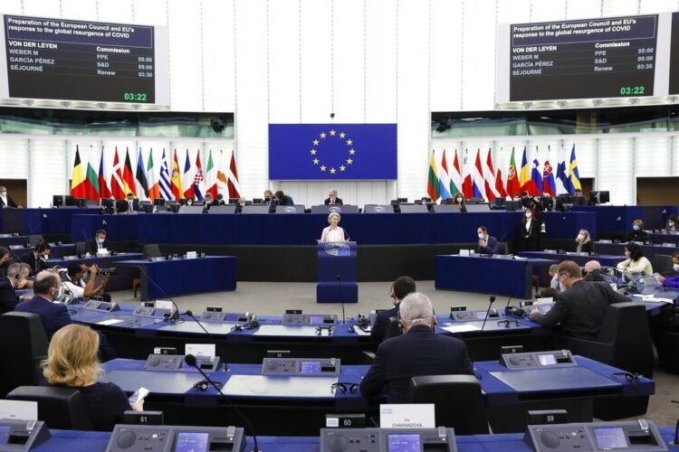 Wed. 9:21 a.m.: EU official: Omicron to be dominant variant by mid-January